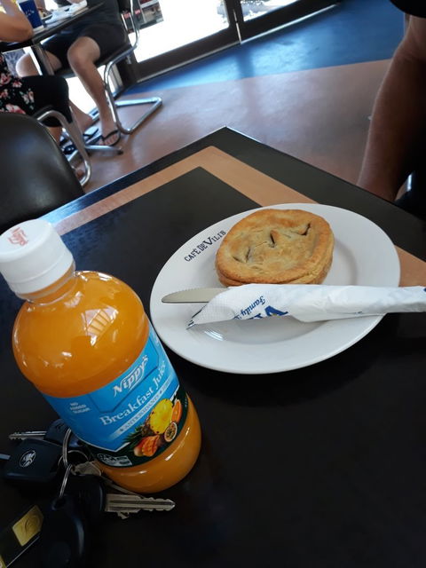 Vili's Cafe- 24 Hours - Sydney Tourism 5
