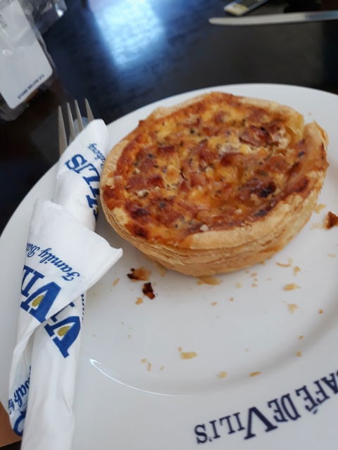 Vili's Cafe- 24 Hours - Sydney Tourism 6