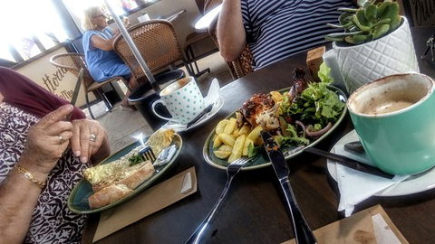 Foreshore Kiosk - Sydney Tourism 0