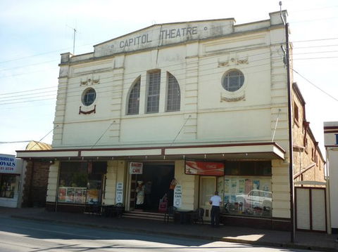 229 On Main Cafe - Sydney Tourism 0