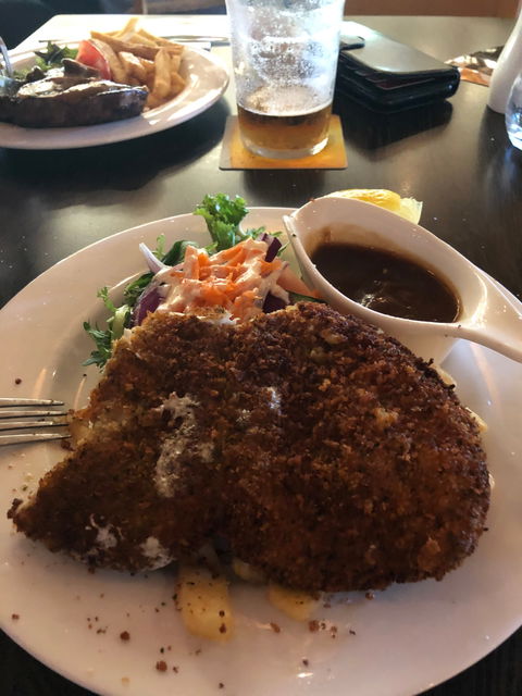 Burleigh Town Tavern - Sydney Tourism 4