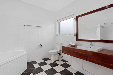 Comfort Inn, The International - Sydney Tourism 9