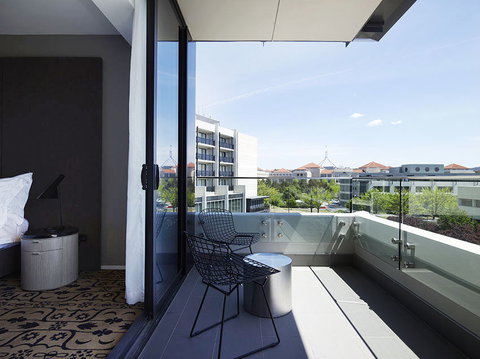 Burbury Hotel - Sydney Tourism 3