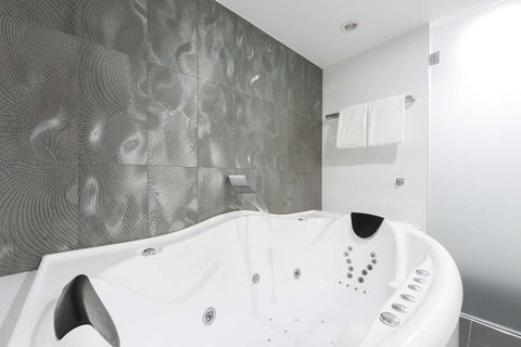 Avenue Hotel Canberra - Sydney Tourism 3