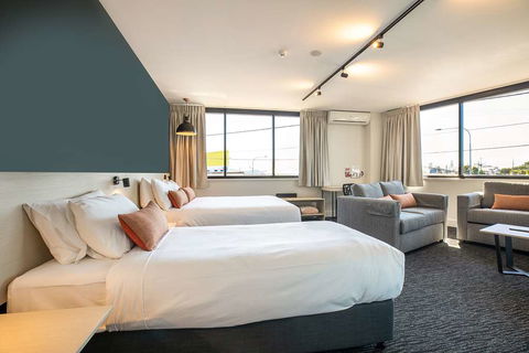 Chardons Corner Hotel - Sydney Tourism 7