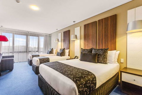 Quality Inn Taylors Lakes Motel - Sydney Tourism 6