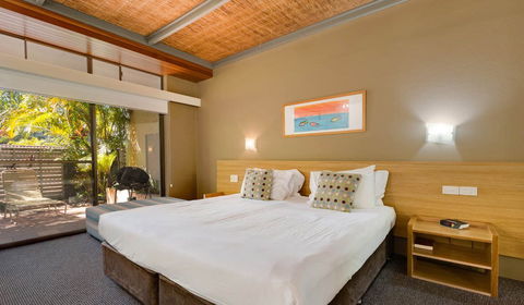 Nautilus Beachfront Villas & Spa - Sydney Tourism 1