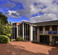 Twin Towers Inn - Sydney Tourism