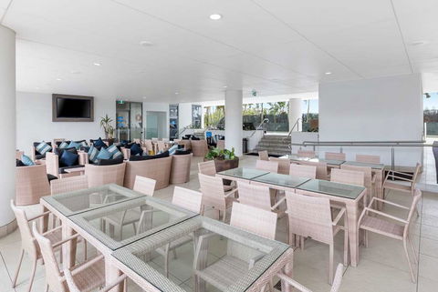 Wyndham Surfers Paradise Resort - Sydney Tourism 13