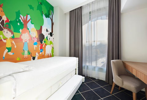 Holiday Inn Darling Harbour - Sydney Tourism 6
