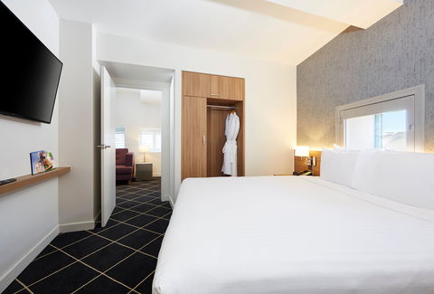 Holiday Inn Darling Harbour - Sydney Tourism 8