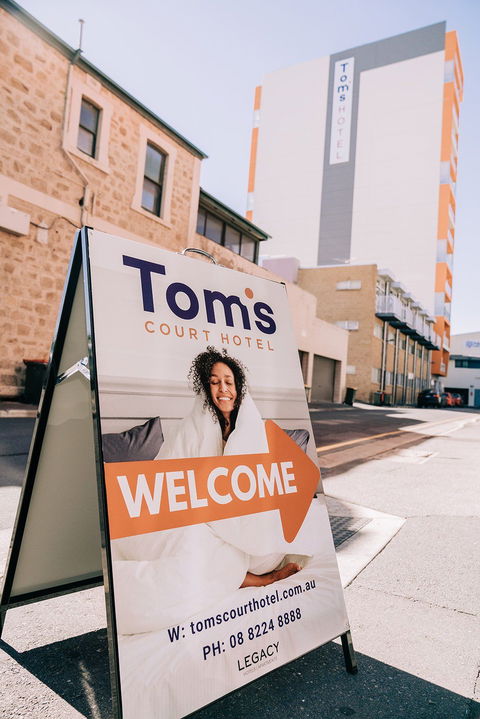 Tom's Court Hotel - Sydney Tourism 2
