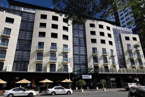Mantra Hindmarsh Square - Sydney Tourism 0