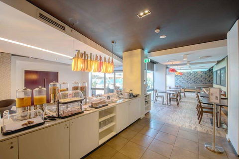 Royal Pacific Hotel - Sydney Tourism 1