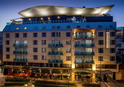 Majestic Roof Garden Hotel - Sydney Tourism 0