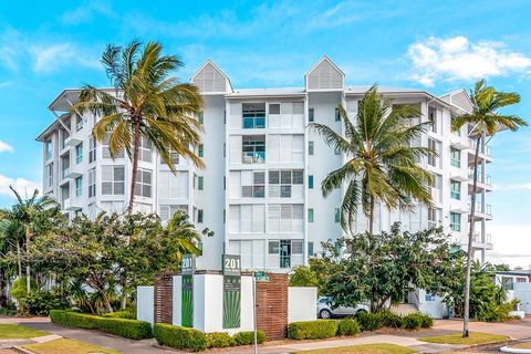 201 Lake Street - Cairns - Sydney Tourism 0
