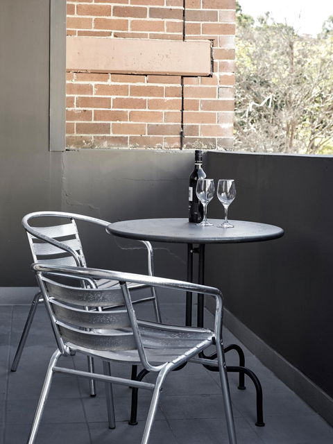 The Vulcan Hotel - Sydney Tourism 9