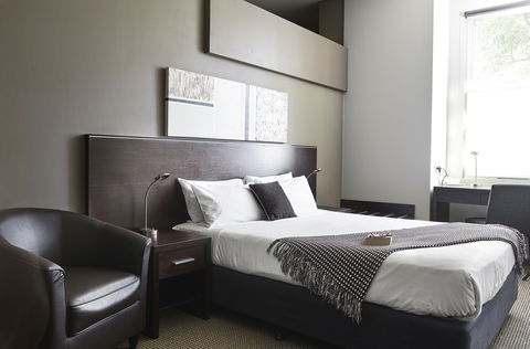 The Vulcan Hotel - Sydney Tourism 11