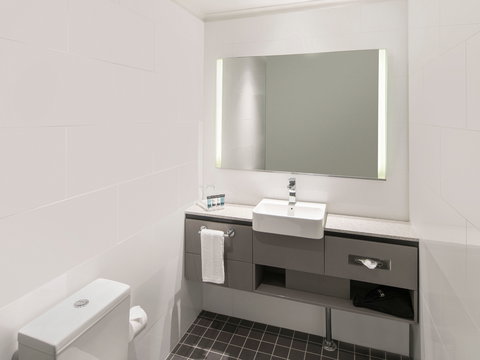 Mercure Sydney Wynyard - Sydney Tourism 13