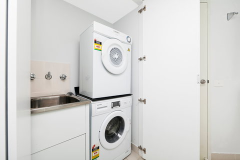 Astra Apartments The Griffin - Sydney Tourism 13