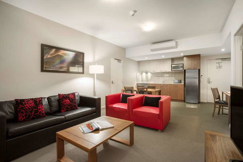 Hudson Parap - Sydney Tourism 4