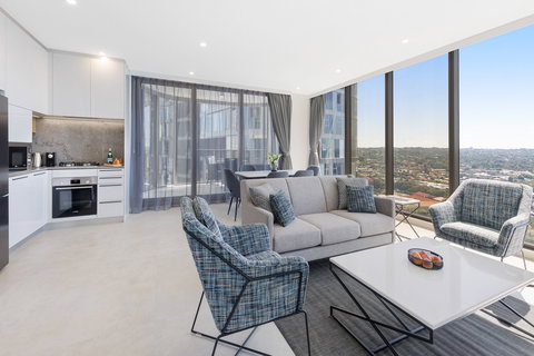 Meriton Suites George St - Sydney Tourism 3