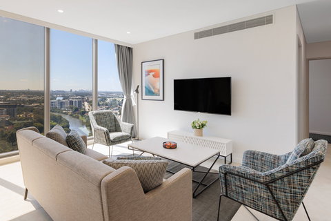 Meriton Suites George St - Sydney Tourism 4
