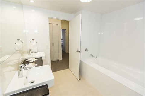 Gladstone Central Plaza Apartment Hotel - Sydney Tourism 1