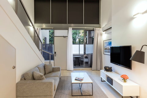 Meriton Suites Waterloo - Sydney Tourism 2