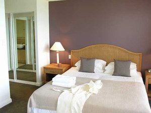 Sea Change Beachfront Apartments - Sydney Tourism 1