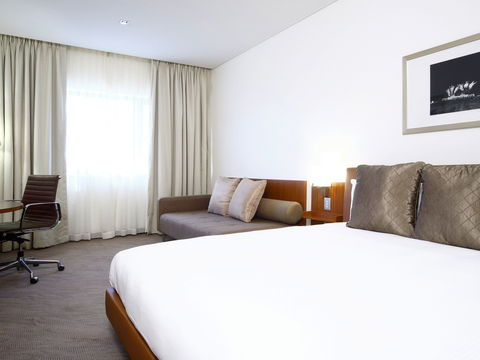 Novotel Canberra - Sydney Tourism 0