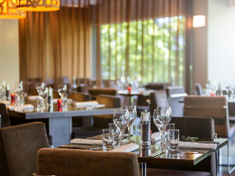 Novotel Canberra - Sydney Tourism 1