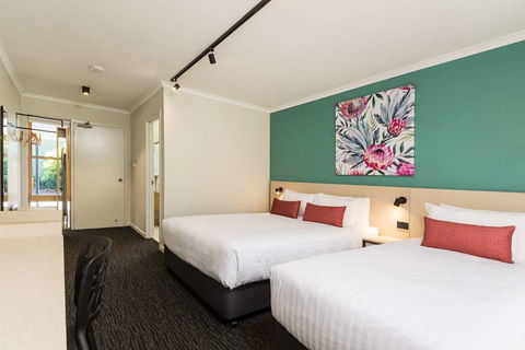 NIghtcap at Balaclava Hotel - Sydney Tourism 2