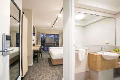 Kawana Waters Hotel By NightCap - Sydney Tourism 7