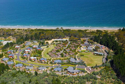 Club Wyndham Seven Mile Beach-Trademark - Sydney Tourism 0