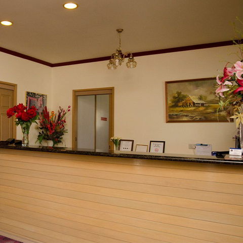 Pines Country Club Motor Inn - Sydney Tourism 1