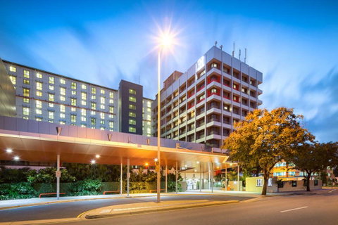 H on Smith Hotel - Sydney Tourism 0