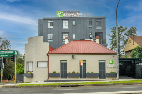 Holiday Inn Stes Parramatta Mar - Sydney Tourism 1