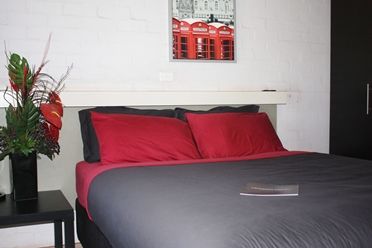 Newman Hotel - Sydney Tourism 1