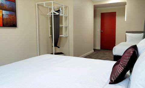 28 Hotel - Sydney Tourism 0