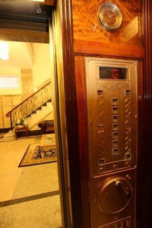 ULTIQA Rothbury Hotel - Sydney Tourism 1