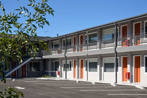 HotelMOTEL - Sydney Tourism 0