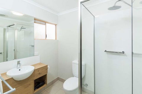 NIghtcap at Balaclava Hotel - Sydney Tourism 0