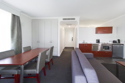 Abode Narrabundah - Sydney Tourism 7