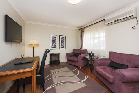 Soldiers Motel - Sydney Tourism 18