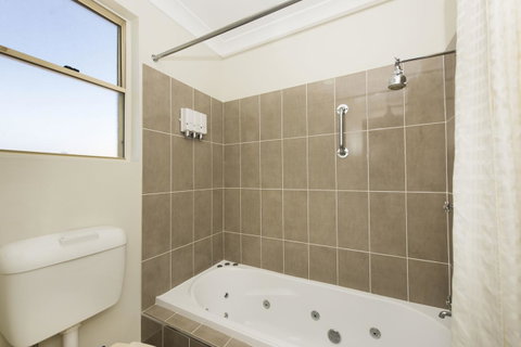 Soldiers Motel - Sydney Tourism 8