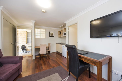 Soldiers Motel - Sydney Tourism 6