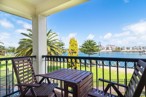 Port Adelaide Harbourside House - Sydney Tourism 7