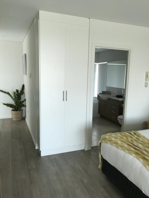 Ocean View Luxury Apartment & Suite - Sydney Tourism 10