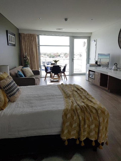 Ocean View Luxury Apartment & Suite - Sydney Tourism 4